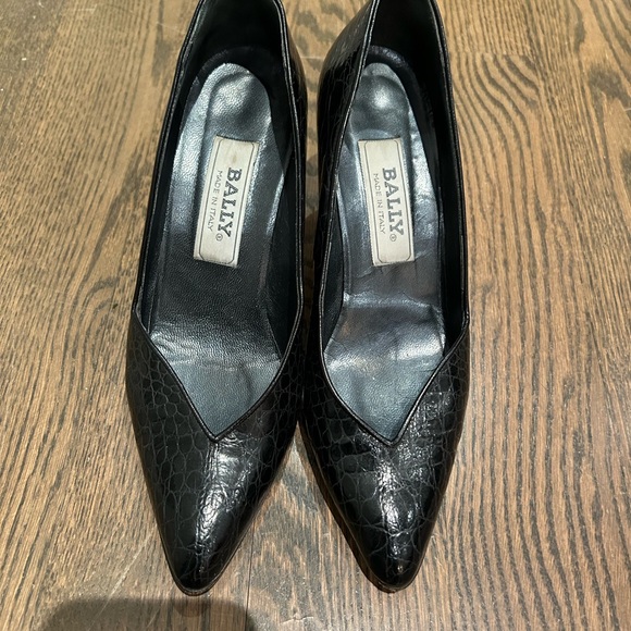 Bally Vintage Black Crocodile embossed pump size 7.5 - Picture 3 of 8